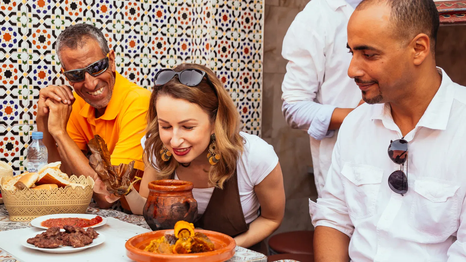 Dégustation au marché marocain et repas traditionnel